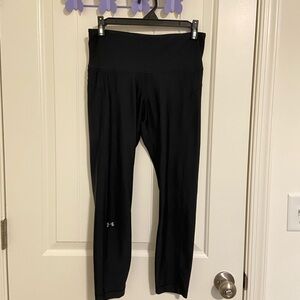 NWOT Under Armour women’s solid black athletic active wide band capri leggings M